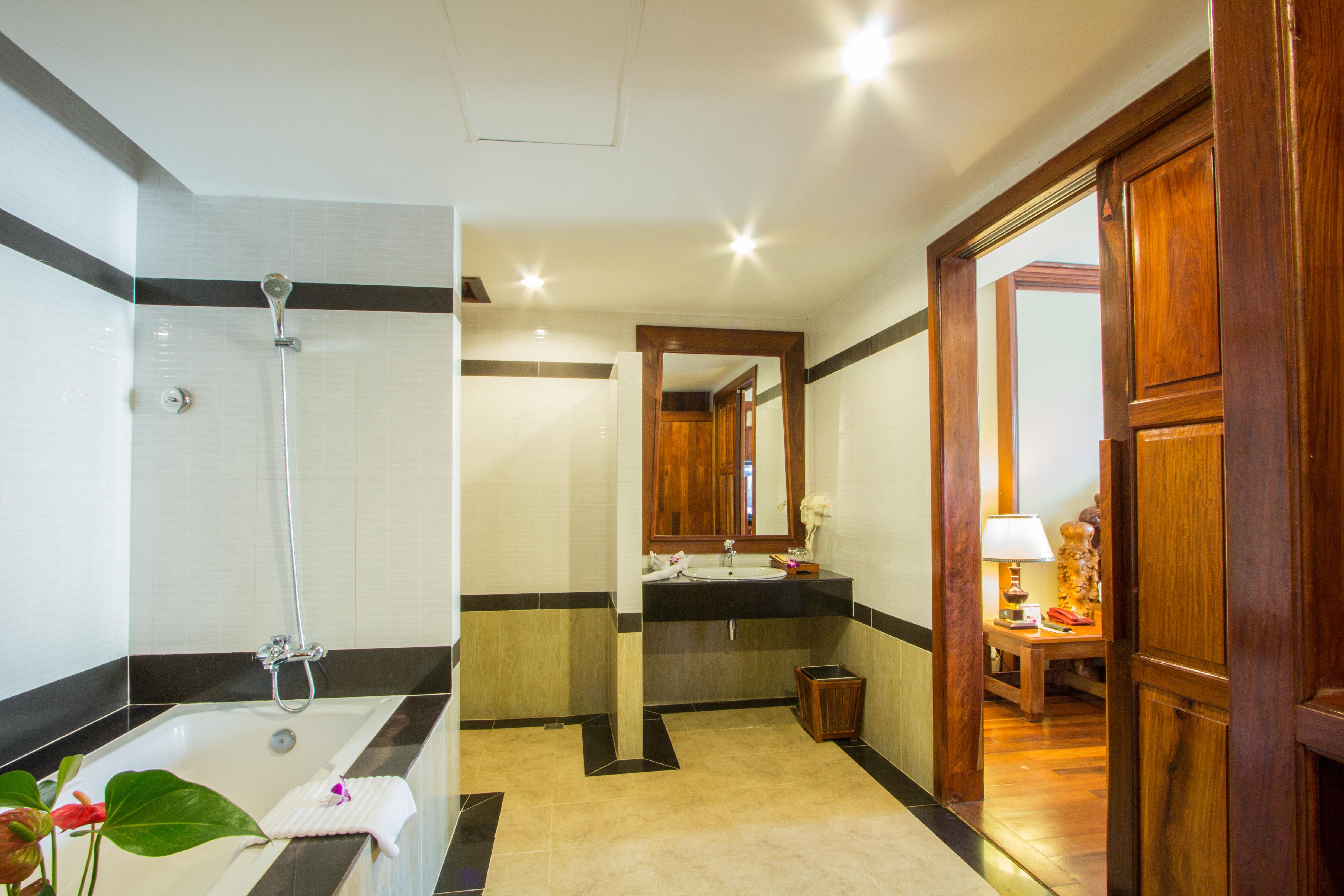 Royal Empire Hotel Siem Reap Exterior photo